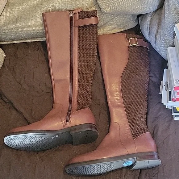 Cole Haan boots - Picture 2 of 7